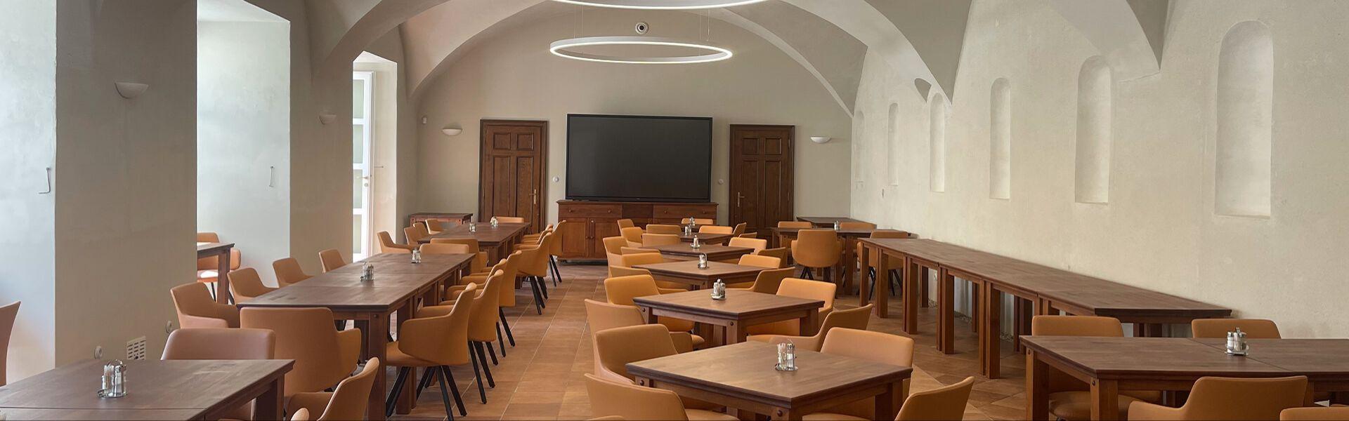 EFI Hostinec