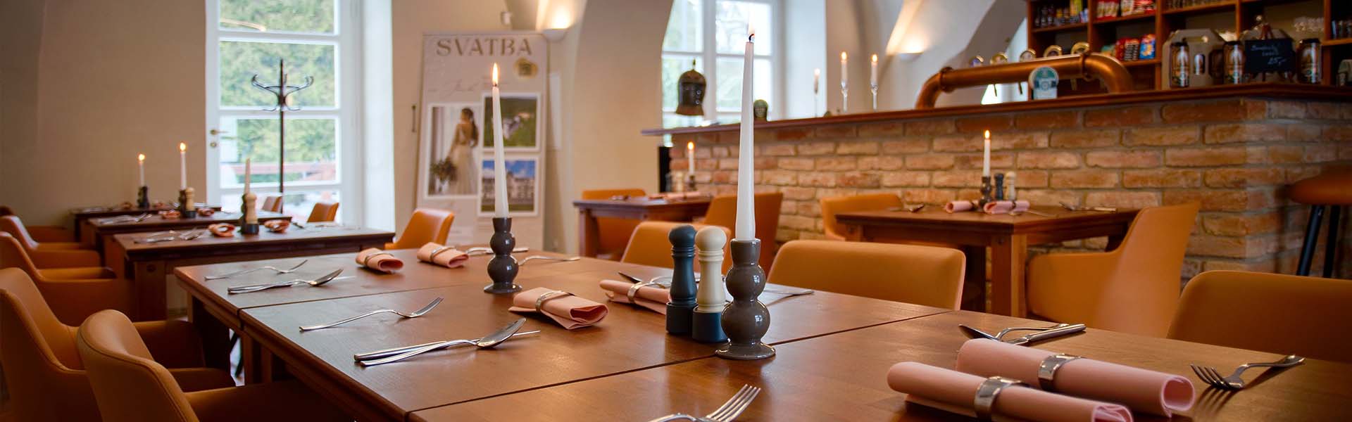 slider efi hostinec konírna